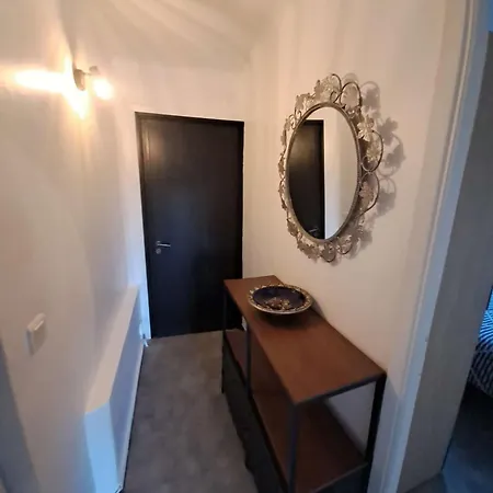 Apartamento Les Virgiles Ste-maxime, Appt Climatisé Pour 4 Pers Avec Vue Sur La Piscine, Parking *