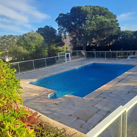 Les Virgiles Ste-maxime, Appt Climatise Pour 4 Pers Avec Vue Sur La Piscine, Parking * Sainte-Maxime